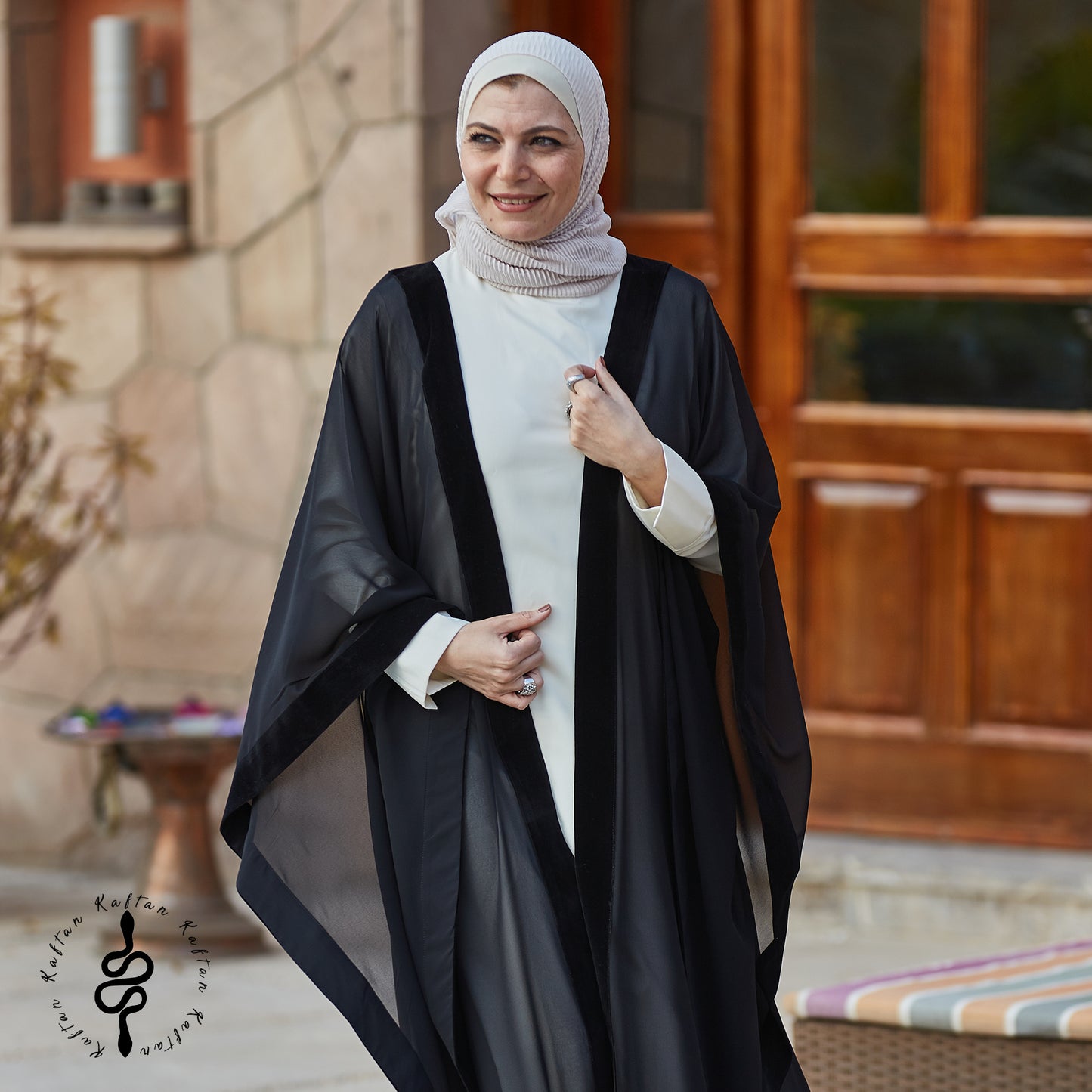 قفطان مخملي أساسي