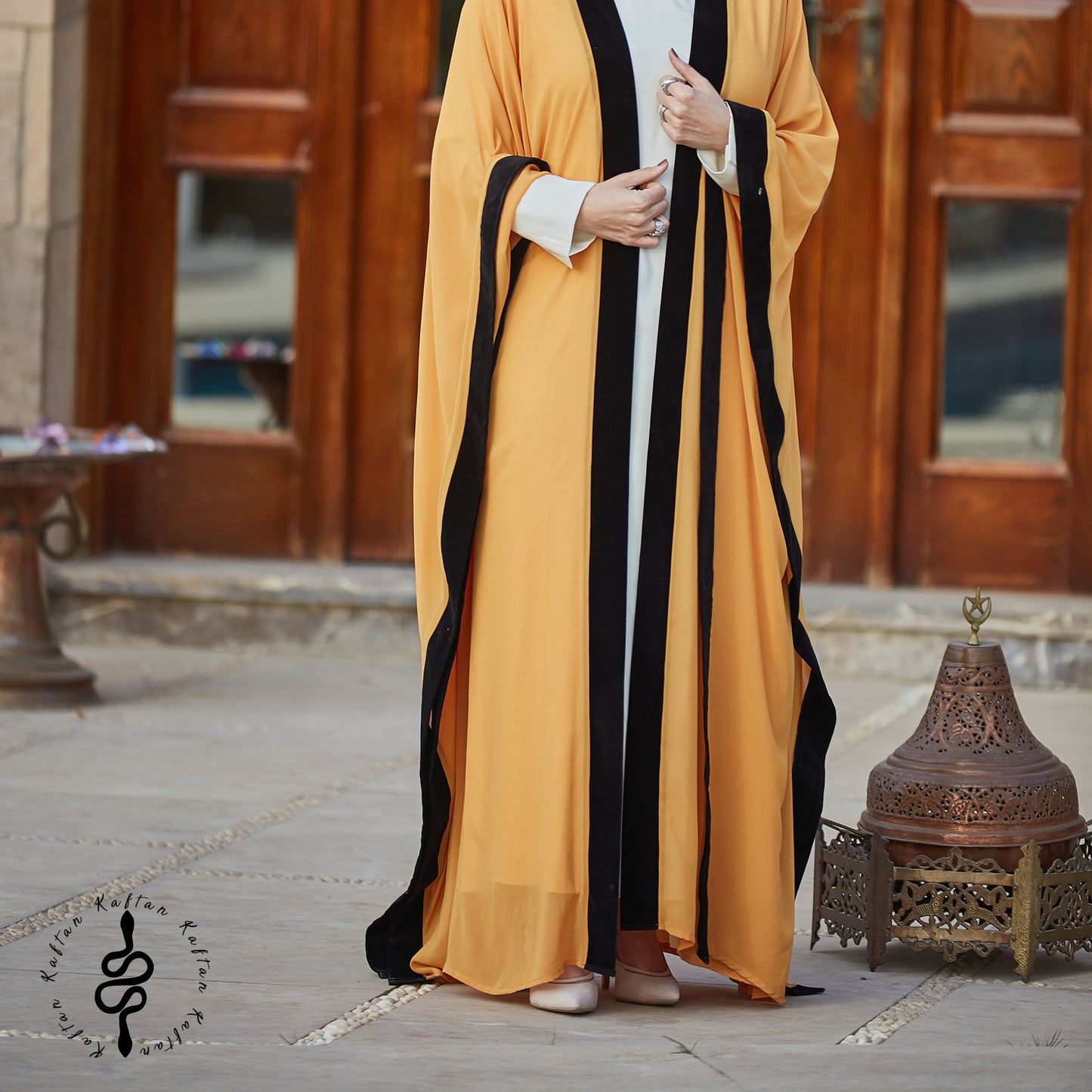 قفطان مخملي أساسي