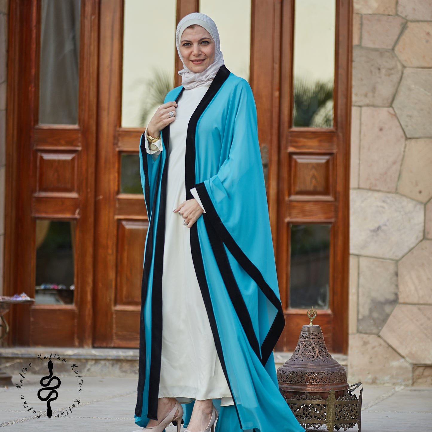 قفطان مخملي أساسي