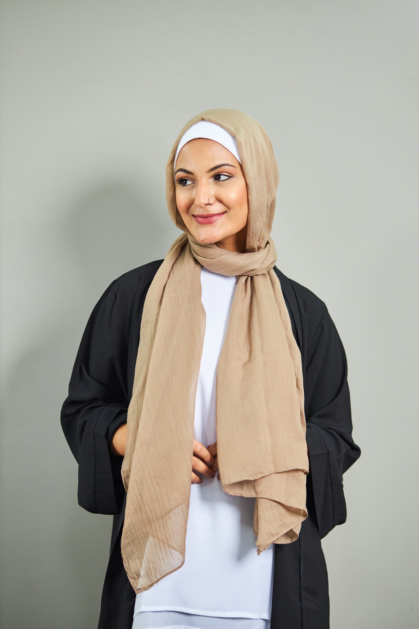 وشاح لاتيه من الكتان