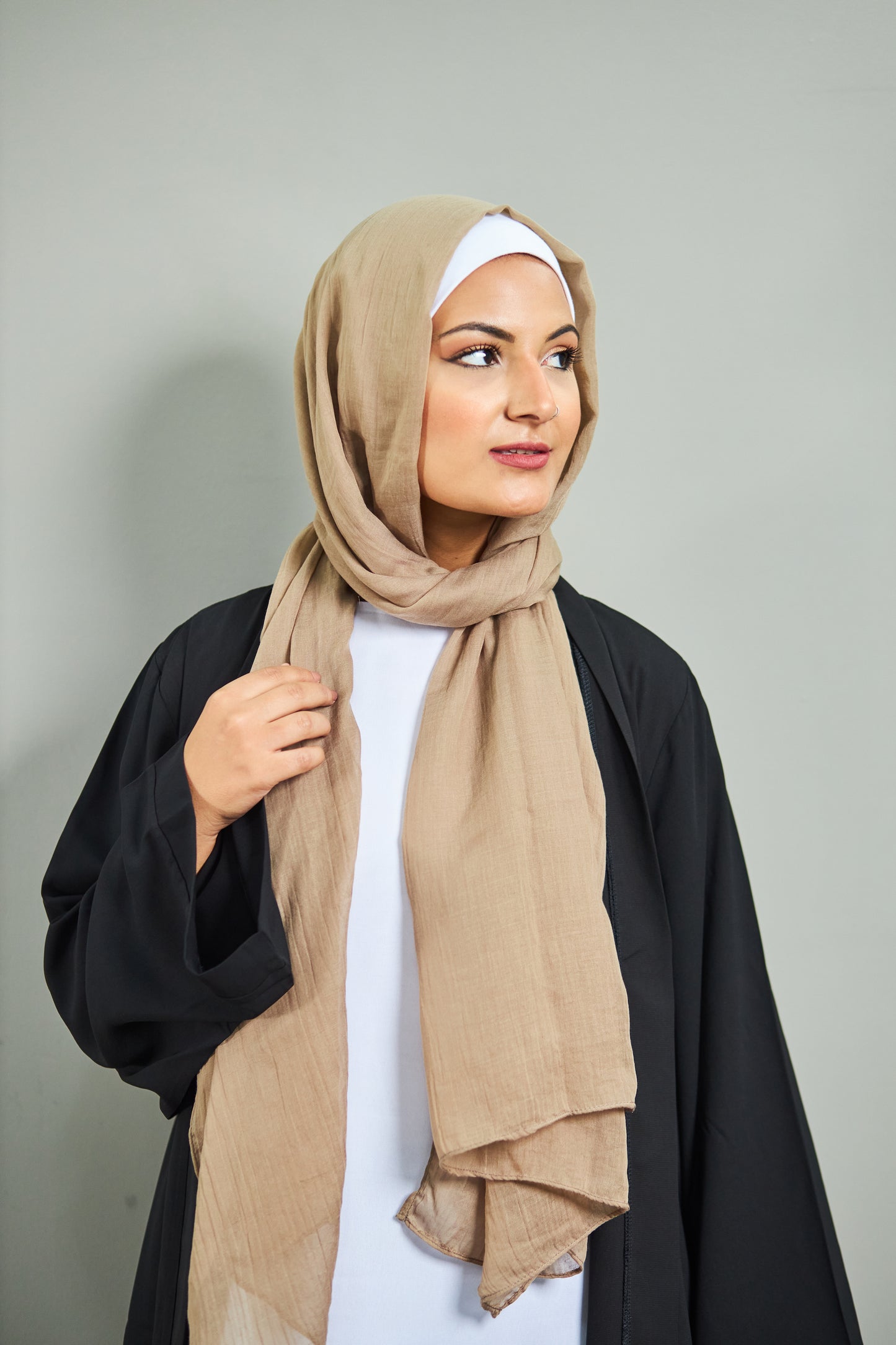 وشاح لاتيه من الكتان