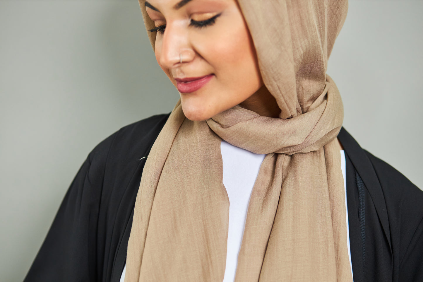 وشاح لاتيه من الكتان