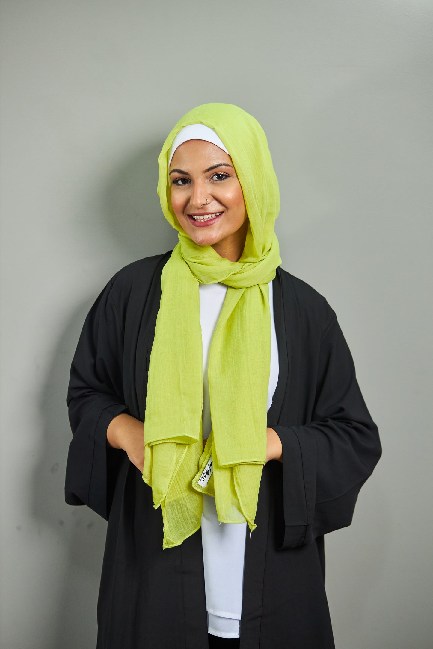 وشاح من الكتان الجير