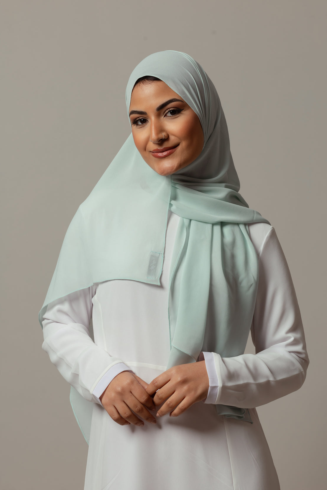 وشاح شيفون أزرق بريطاني