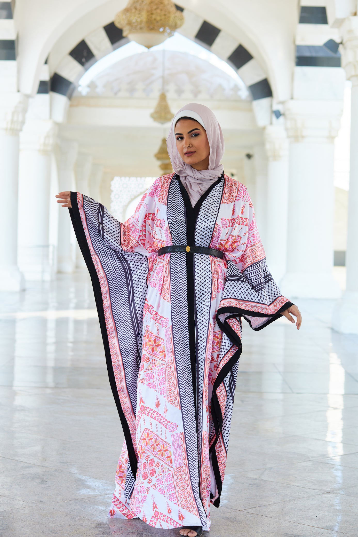 Falastineya Kaftan in Pink