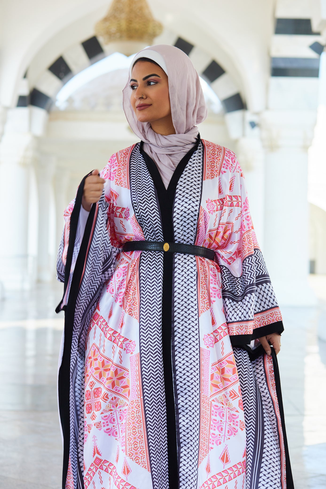 Falastineya Kaftan in Pink