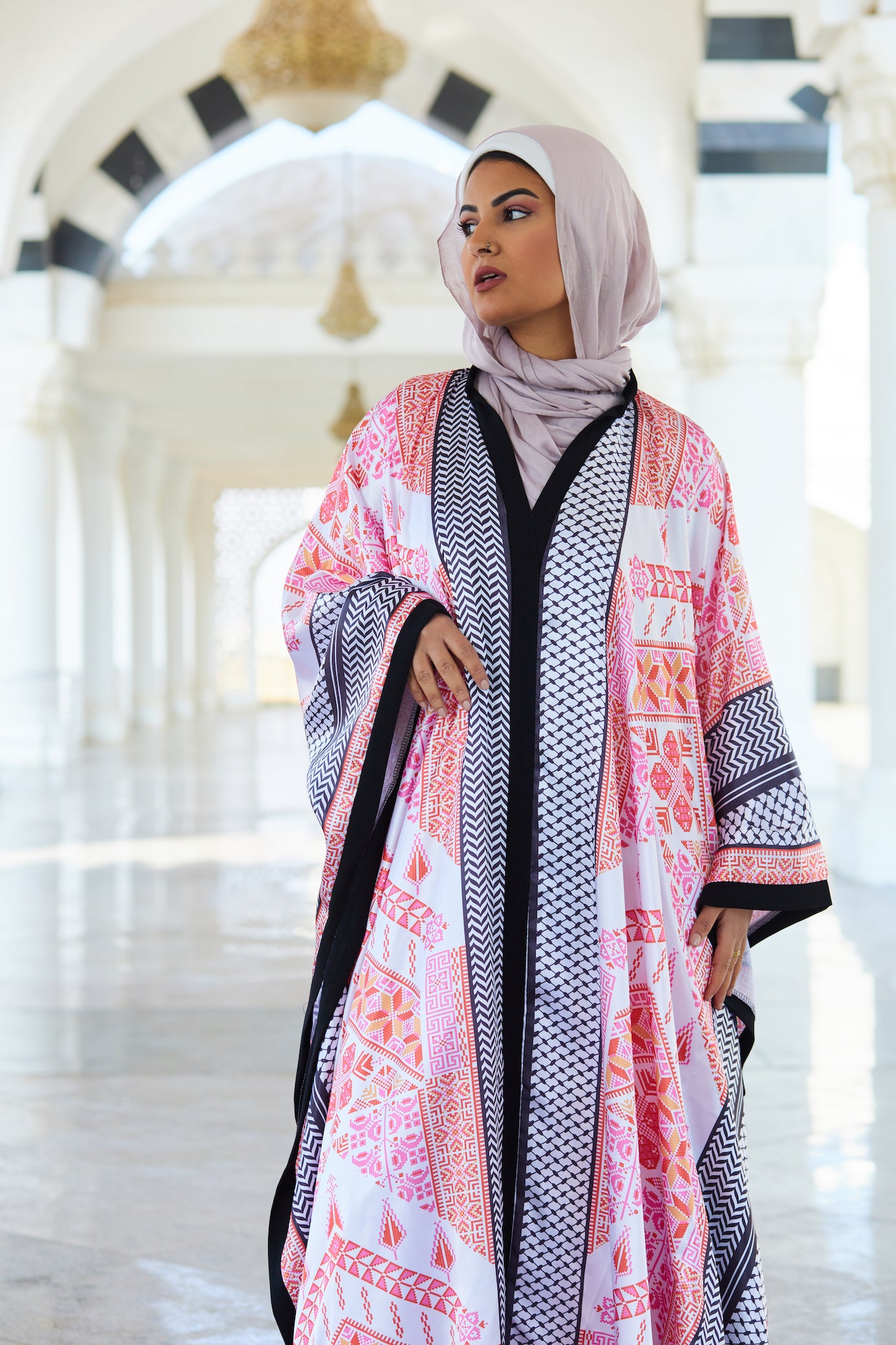 Falastineya Kaftan in Pink