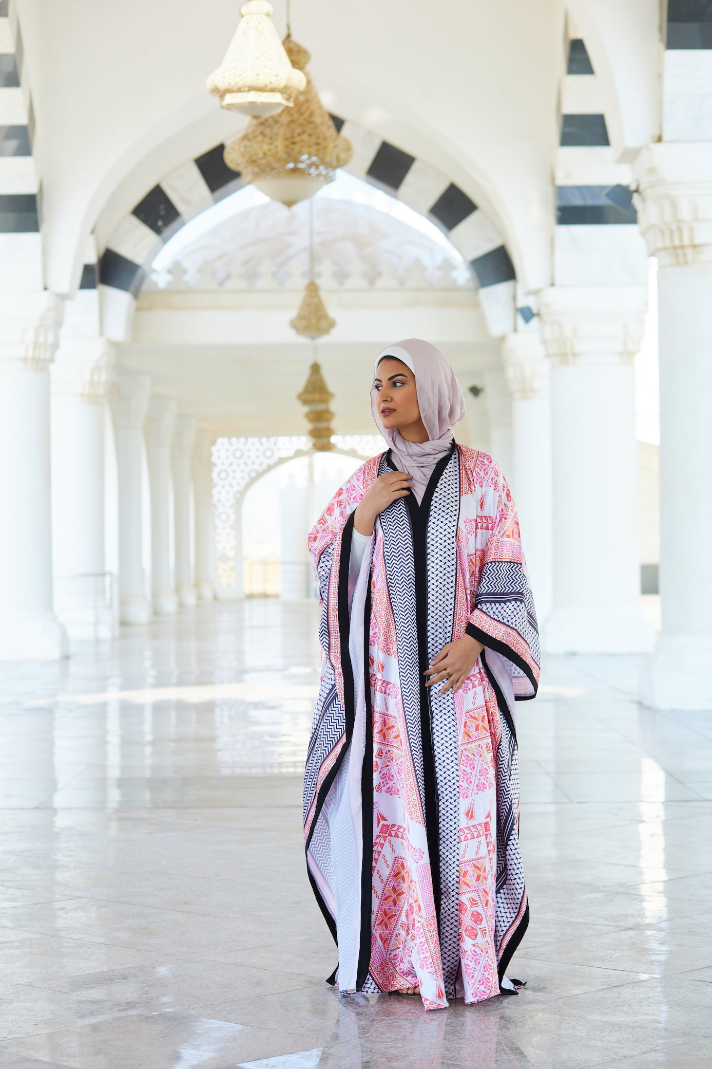 Falastineya Kaftan in Pink