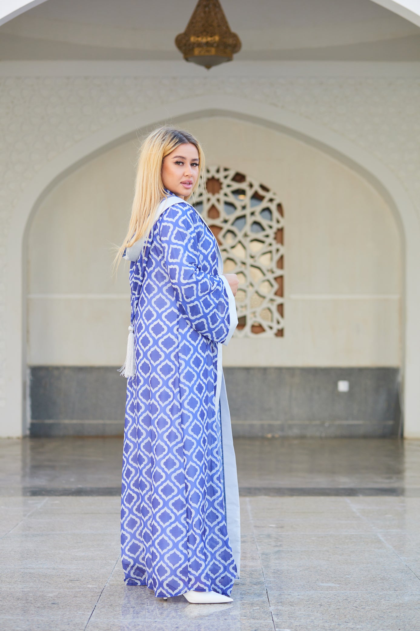 قفطان إسلامي باللون الأزرق
