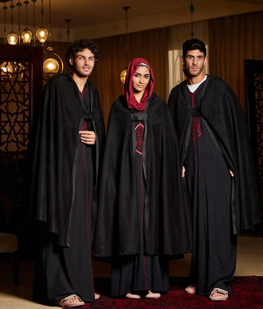Casa Cape in Black