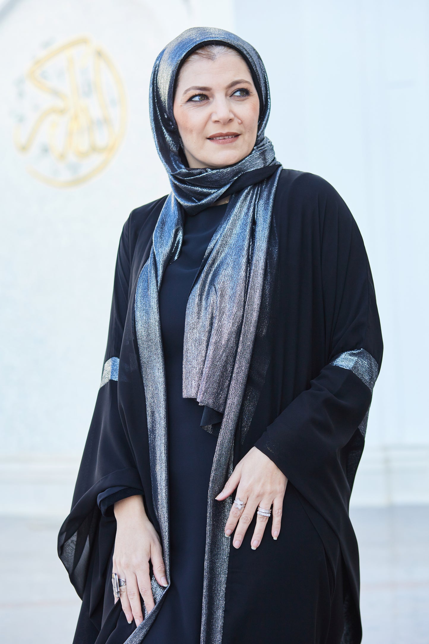 وشاح فضي بلينغ